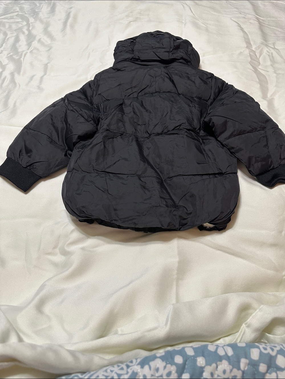 Toddler Black Puffer Jacket with Cream Sherpa Hood - Picture 3 of 5